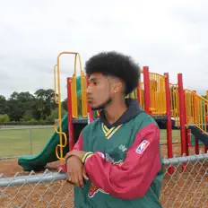 Hör dir Mid Ciddd an, schau dir Musikvideos an, lies die Biografie, finde Tourdaten und mehr!