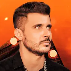 Écoutez Dom Silver, regardez des vidéoclips, lisez la biographie, consultez les dates de tournée et plus encore !