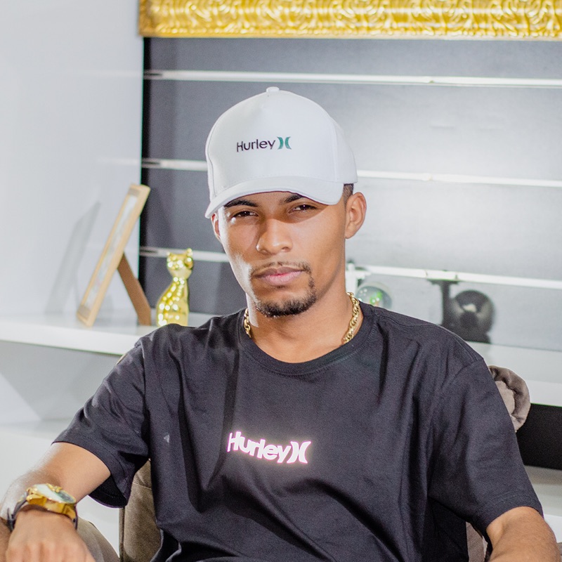 DJ CIRILO DE CAXIAS & Mc Leon - Hoje Eu Brotei no Baile da Parô