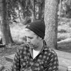 Sebastian Dangerfieldを聴いたり、ミュージックビデオを鑑賞したり、経歴やツアー日程などを確認したりしましょう！
