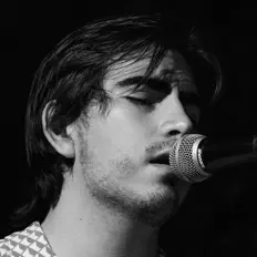 Écoutez Ice Cream Boy, regardez des vidéoclips, lisez la biographie, consultez les dates de tournée et plus encore !