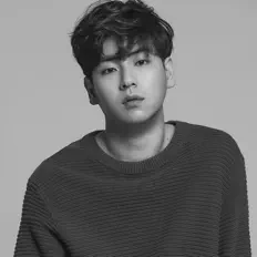 MoonYul dinle, müzik videolarını izle, biyografisini oku, tur tarihlerini ve daha fazlasını gör!