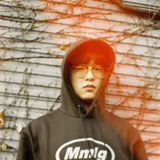 Kevinを聴いたり、ミュージックビデオを鑑賞したり、経歴やツアー日程などを確認したりしましょう！