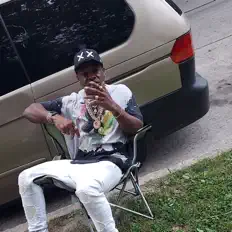 Luister naar RAWCHI, bekijk muziekvideo's, lees de bio, bekijk de tourdata, en meer!