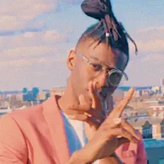 Escucha a SAMOSAMO, mira videos musicales, lee su biografía, consulta las fechas de las gira y más.