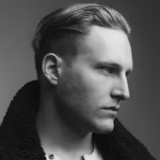 聆聽 David Puskas、觀看音樂影片、閱讀小傳、查看巡演日期等！