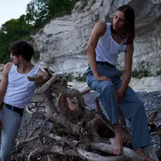 Posłuchaj wykonawcy LS, obejrzyj teledyski, przeczytaj biografię, zobacz daty tras koncertowych i nie tylko!