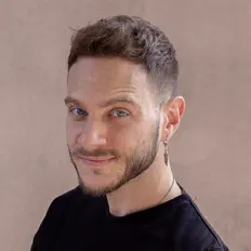 Dengarkan Ellis Colin, tonton video musik, baca bio, lihat tanggal tur & lainnya!