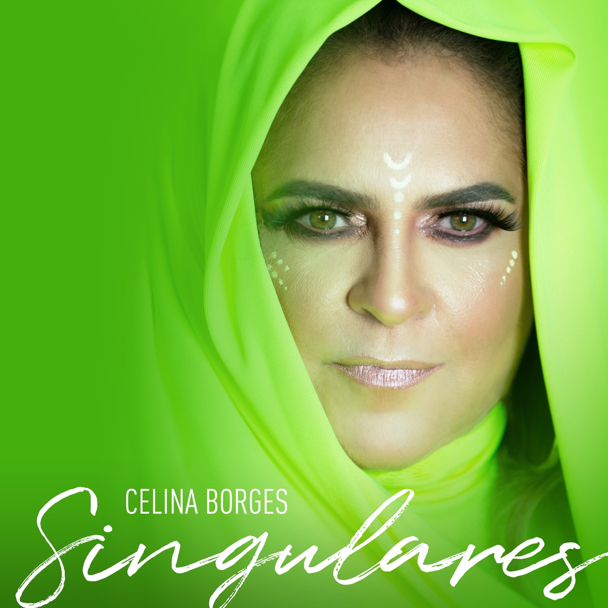 Ouça a música 'Fica Senhor Comigo' de Celina Borges