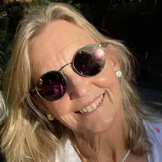 Luister naar KC Branscomb, bekijk muziekvideo's, lees de bio, bekijk de tourdata, en meer!