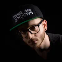 Ascolta undefined, guarda video musicali, leggi la biografia, vedi le date del tour & altro!