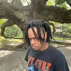 Royale El Hefe सुनें, म्यूज़िक वीडियो देखें, बायो पढ़ें, दौरे की तारीखें और बहुत कुछ देखें!