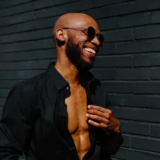 聆聽 The Melodeez、觀看音樂影片、閱讀小傳、查看巡演日期等！