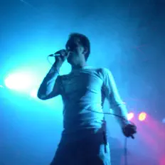 Dengarkan Phaser Kontrol, tonton video musik, baca bio, lihat tanggal tur & lainnya!