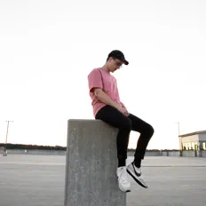 Listen to Alec Carey, watch music videos, read bio, see tour dates & more!