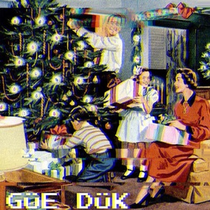 A Very Güe Christmas: What's Under My Tree?