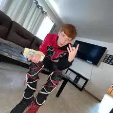 收听 Yung Catch、观看音乐视频、阅读小传、查看巡演日期等 ！