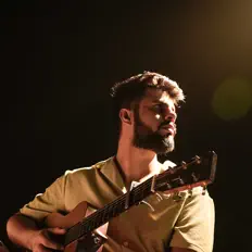 Akshit Dhall सुनें, म्यूज़िक वीडियो देखें, बायो पढ़ें, दौरे की तारीखें और बहुत कुछ देखें!