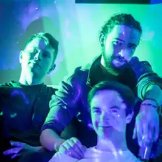 聆聽 Sun Stags、觀看音樂影片、閱讀小傳、查看巡演日期等！