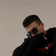 Ouça zums, assista a videoclipes, leia a biografia, veja as datas das turnês e mais!