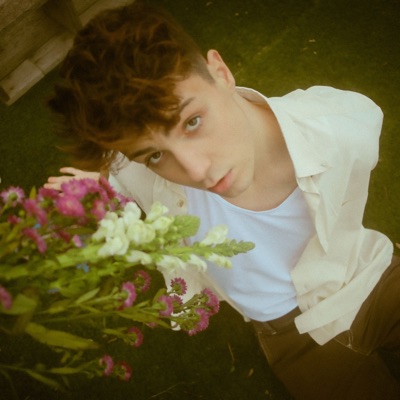 Listen to Roger Perelló, watch music videos, read bio, see tour dates & more!