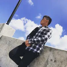 Ouve L.RØDG, vê vídeos de música, lê a biografia, vê as datas da digressão e muito mais!