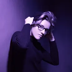 收听 sleepybug、观看音乐视频、阅读小传、查看巡演日期等 ！