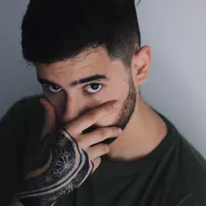 r.vを聴いたり、ミュージックビデオを鑑賞したり、経歴やツアー日程などを確認したりしましょう！