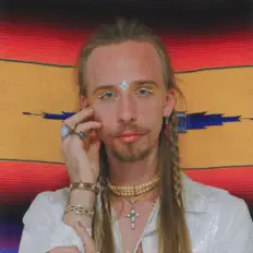 收听 The Orchid Child、观看音乐视频、阅读小传、查看巡演日期等 ！