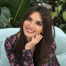 Rəvanə Əmiraslanlı सुनें, म्यूज़िक वीडियो देखें, बायो पढ़ें, दौरे की तारीखें और बहुत कुछ देखें!