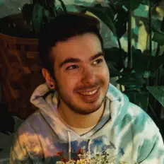 Hör dir Boxout an, schau dir Musikvideos an, lies die Biografie, finde Tourdaten und mehr!