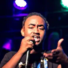 King Baby을(를) 듣고, 뮤직 비디오를 보고, 약력을 읽고, 투어 일정 등을 확인하세요!