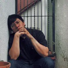 Poslechněte si interpreta El Bece, sledujte hudební videa, přečtěte si životopis, podívejte se na data turné a další informace.