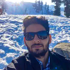 Escucha a Hassan Khan, mira videos musicales, lee su biografía, consulta las fechas de las gira y más.