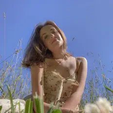 聆聽 Gaby Marie、觀看音樂影片、閱讀小傳、查看巡演日期等！