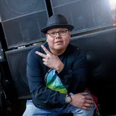 Poslechněte si interpreta Mack Sickz, sledujte hudební videa, přečtěte si životopis, podívejte se na data turné a další informace.