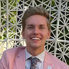 Dengarkan AJ Castro, tonton video musik, baca bio, lihat tanggal tur & lainnya!