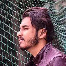 Ascolta Karan Rajput, guarda video musicali, leggi la biografia, vedi le date del tour & altro!