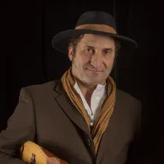 聆聽 Luis Rigou、觀看音樂影片、閱讀小傳、查看巡演日期等！