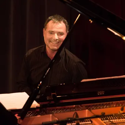 Listen to Sébastien Paindestre, watch music videos, read bio, see tour dates & more!
