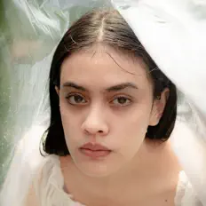 Kaninaを聴いたり、ミュージックビデオを鑑賞したり、経歴やツアー日程などを確認したりしましょう！