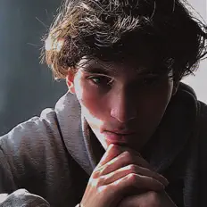 Poslechněte si interpreta 10kmusic, sledujte hudební videa, přečtěte si životopis, podívejte se na data turné a další informace.