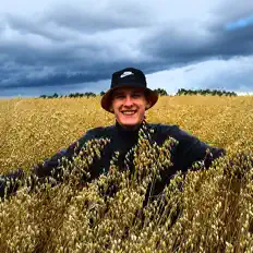 Vladosholodosを聴いたり、ミュージックビデオを鑑賞したり、経歴やツアー日程などを確認したりしましょう！