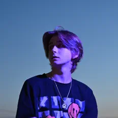 收听 Dirty Punk、观看音乐视频、阅读小传、查看巡演日期等 ！