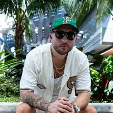 Escucha a Gezim Camaj, mira videos musicales, lee su biografía, consulta las fechas de las gira y más.