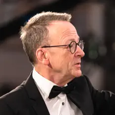 Ascolta Rudolf Lutz, guarda video musicali, leggi la biografia, vedi le date del tour & altro!