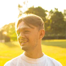 Luister naar Eyeconic, bekijk muziekvideo's, lees de bio, bekijk de tourdata, en meer!