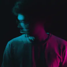 Atiiumを聴いたり、ミュージックビデオを鑑賞したり、経歴やツアー日程などを確認したりしましょう！