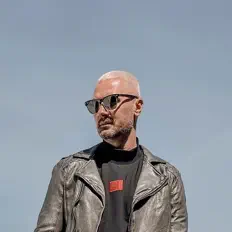 Ouça Phelipe, assista a videoclipes, leia a biografia, veja as datas das turnês e mais!