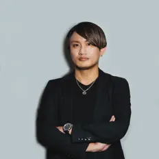 聆聽 EARL、觀看音樂影片、閱讀小傳、查看巡演日期等！